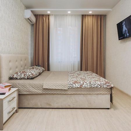 סומי Luxe Apart-Hotel Near Lavina New Building 1 Floor מראה חיצוני תמונה