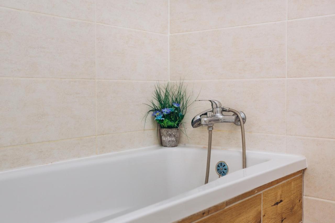 סומי Luxe Apart-Hotel Near Lavina New Building 1 Floor מראה חיצוני תמונה